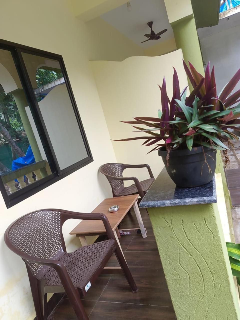 One Love Guest House Morjim Exterior foto